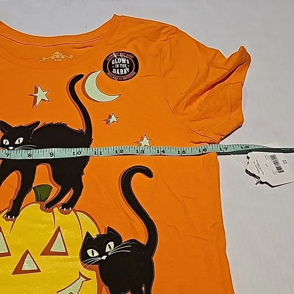 Orange Happy Halloween short sleeve tee featuring black cats size small